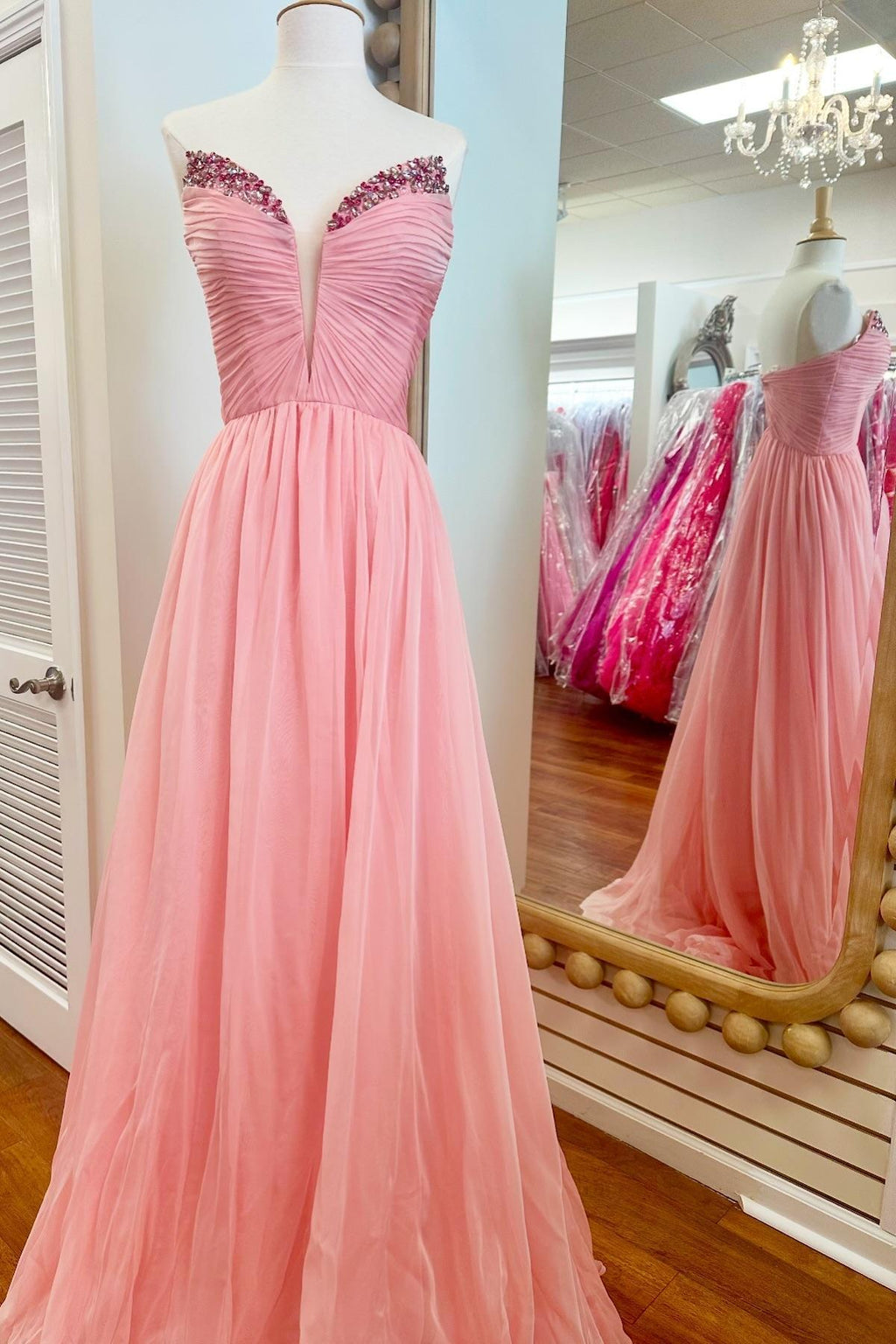 Cute Pink Halterneck Backless Beaded Chiffon Short Prom Dress P3316