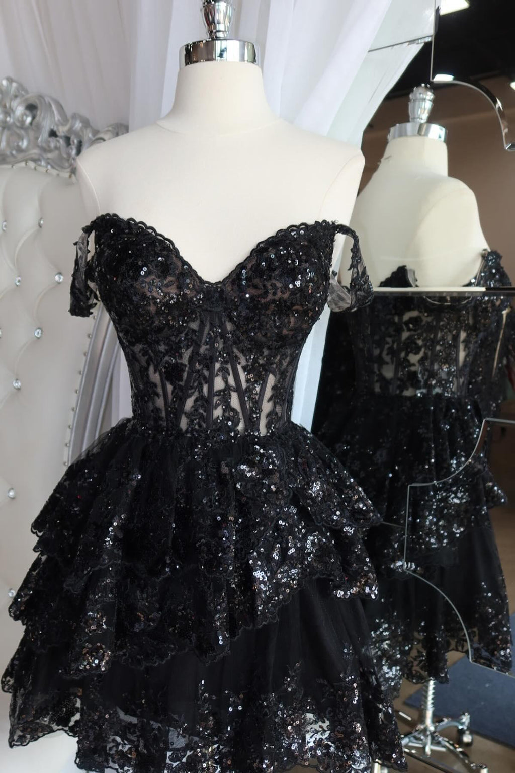 black_dress_off_the_shoulder.jpg?v=1720418626&width=1024
