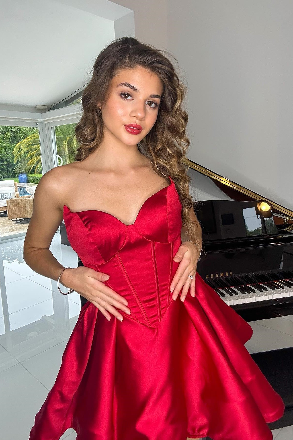 Sweetheart Red Satin A-line Short Homecoming Dress
