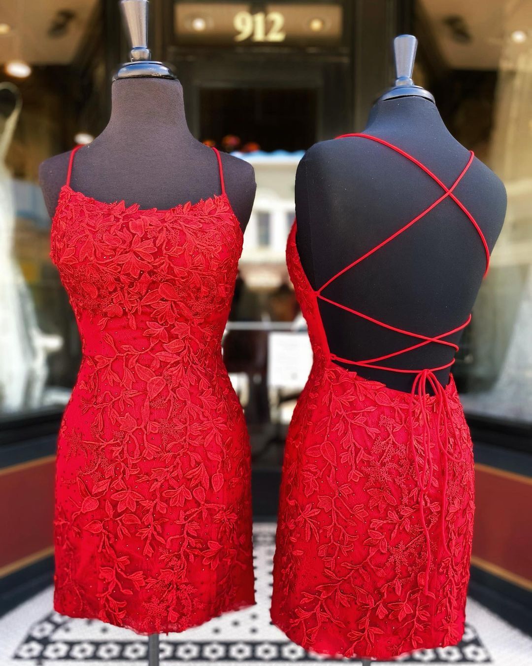 Tight Red Lace Short Homecoming Dress