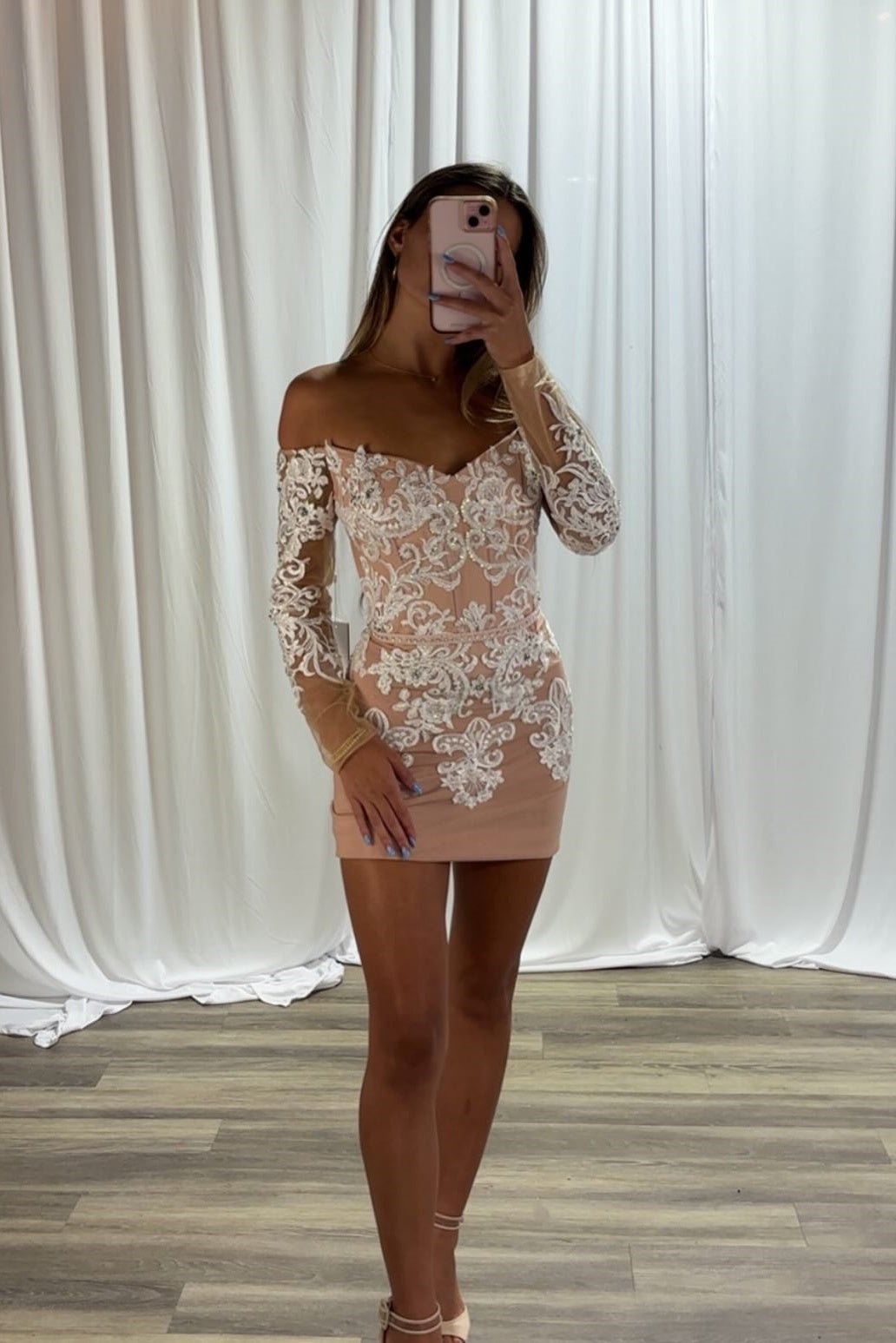 Champagne Fitted Appliques Long-Sleeve Mini Dress Dressesforparty Champagne Fitted Appliques Long-Sleeve Mini Dress Dressesforparty