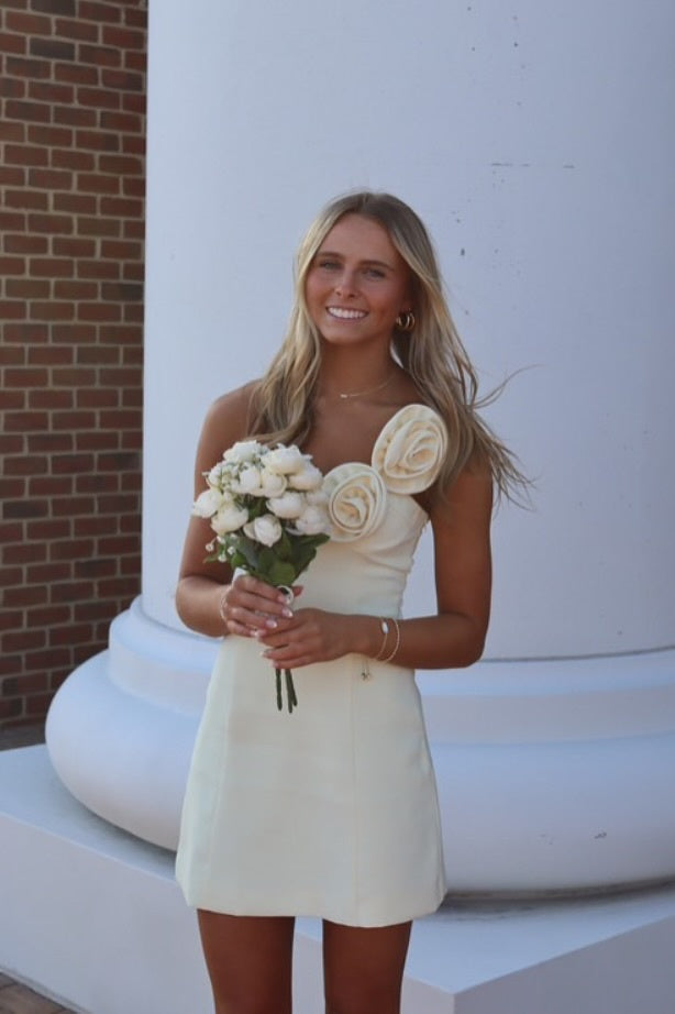 One Shoulder Flowers Fitted Yellow Short Dress