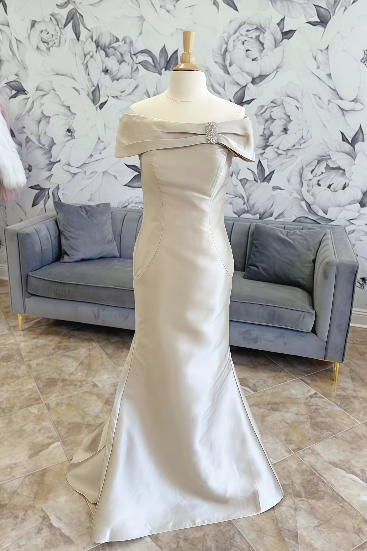 Beige Off-the-shoulder Neck Diamond Mermaid Button Mother of the Bride Dress