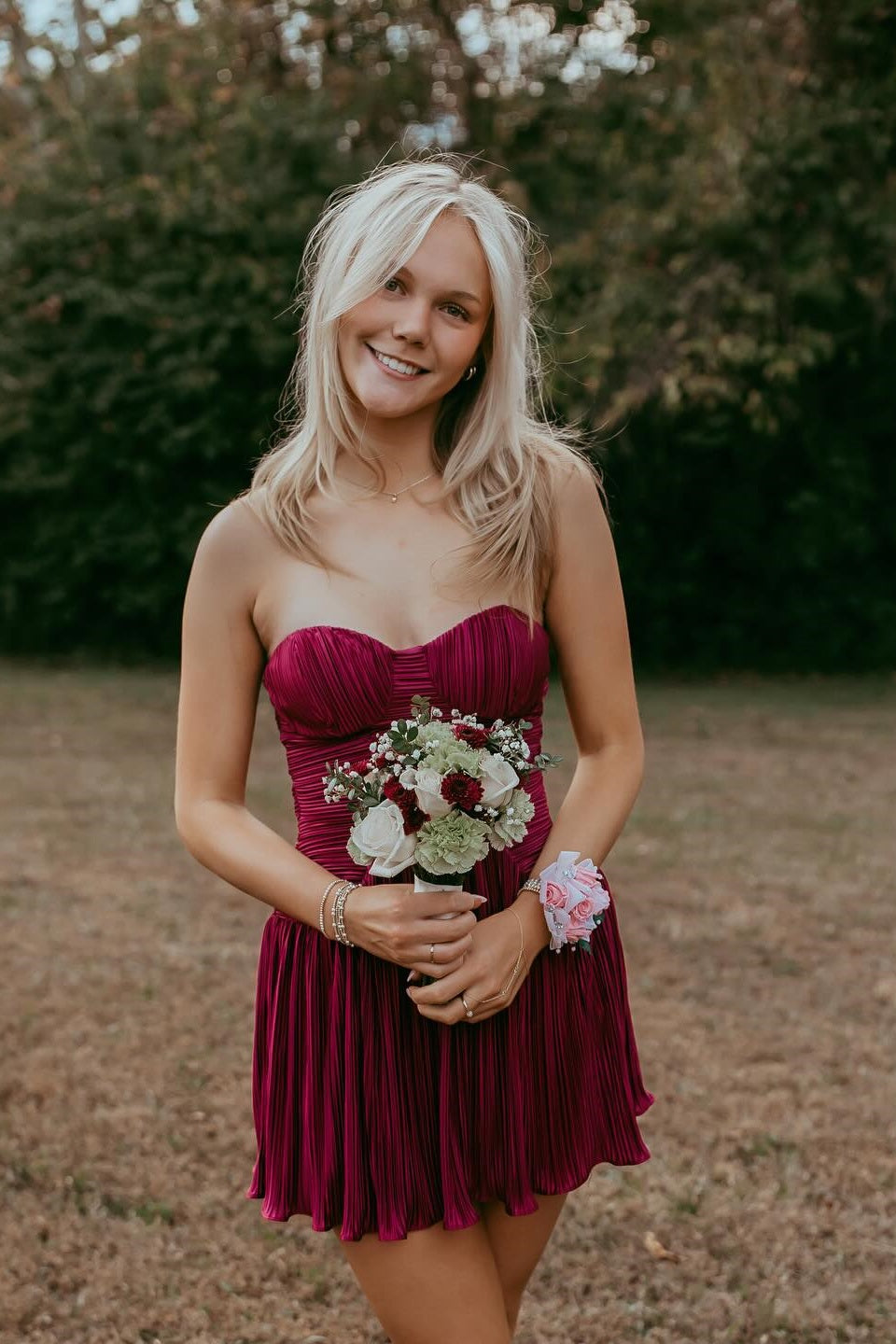 Burgundy Metallic Pleated Sweetheart Mini Dress – Dressesforparty
