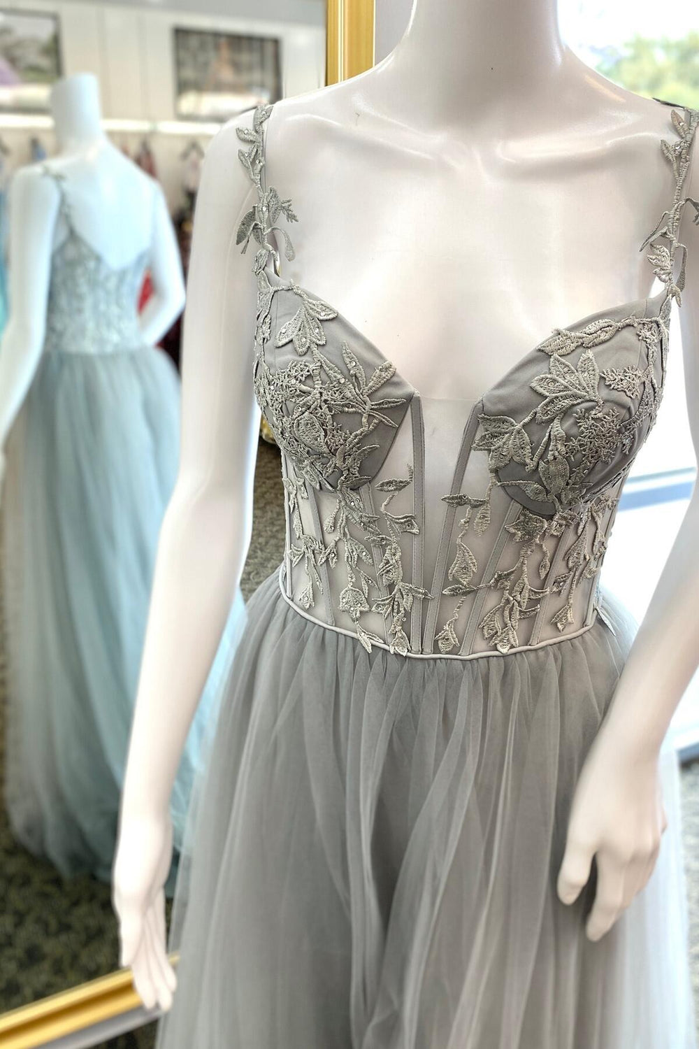 Chiffon A Line Floor Length Lace Appliques Prom Dresses LBQ3847