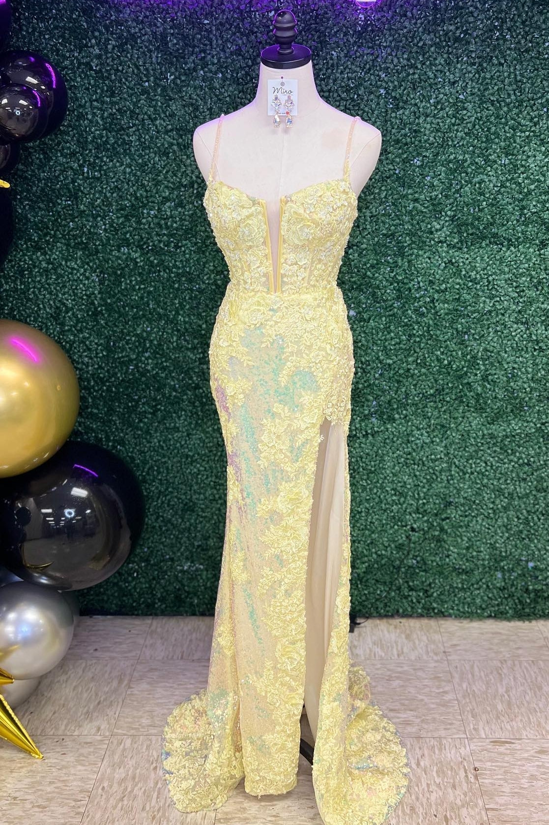Elegant Yellow Lace Mermaid Slit Long Prom Dress