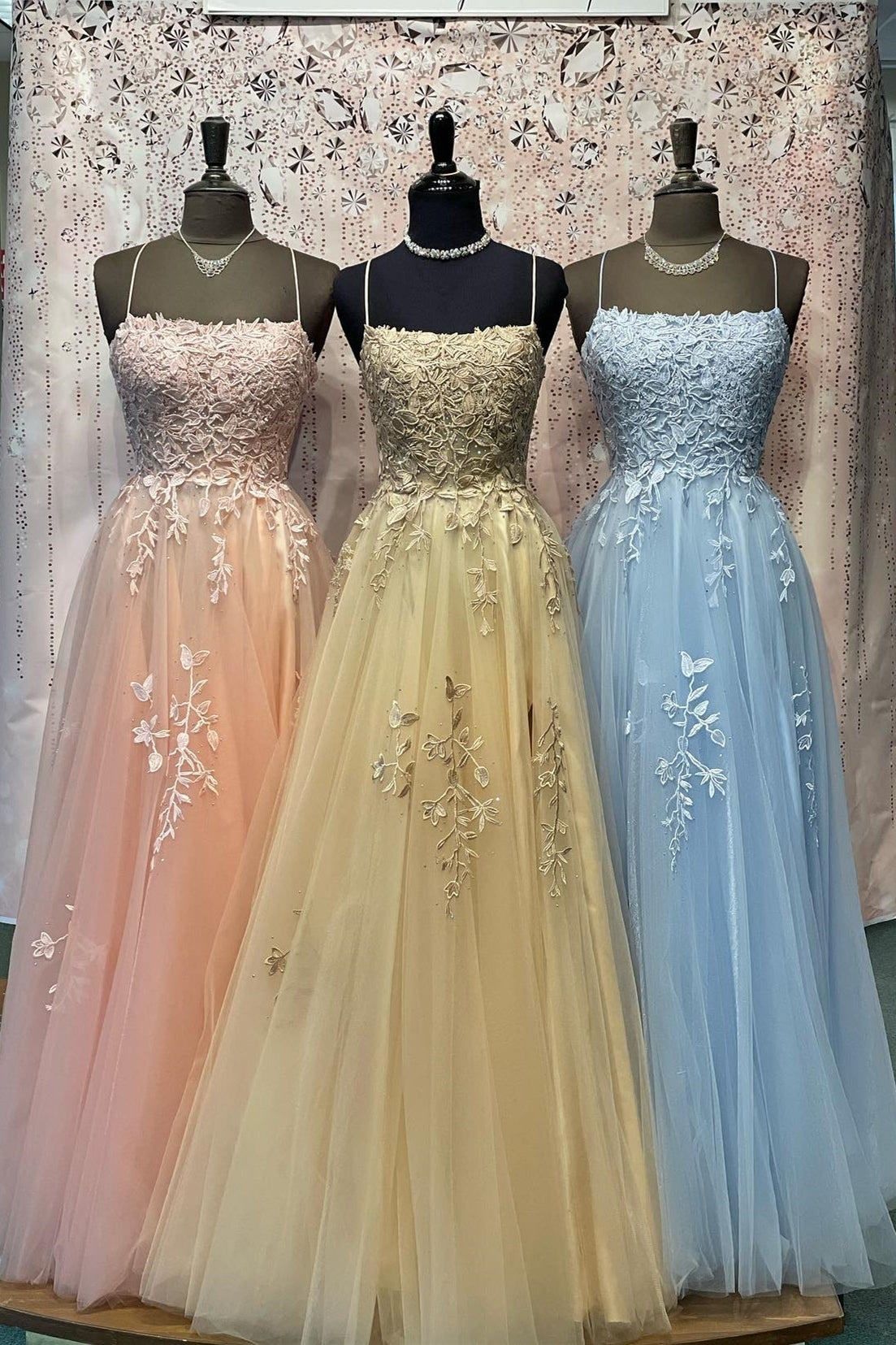 Princess Straps Lace Appliques Long Prom Dress