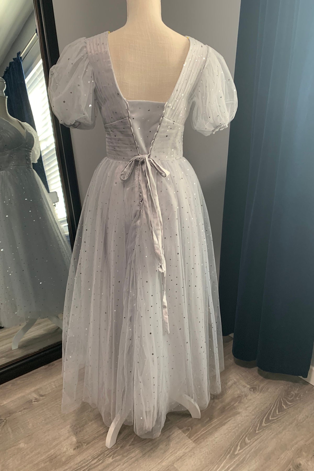 Short Puffy Sleeves Grey Sparkle Tea Length Dress
