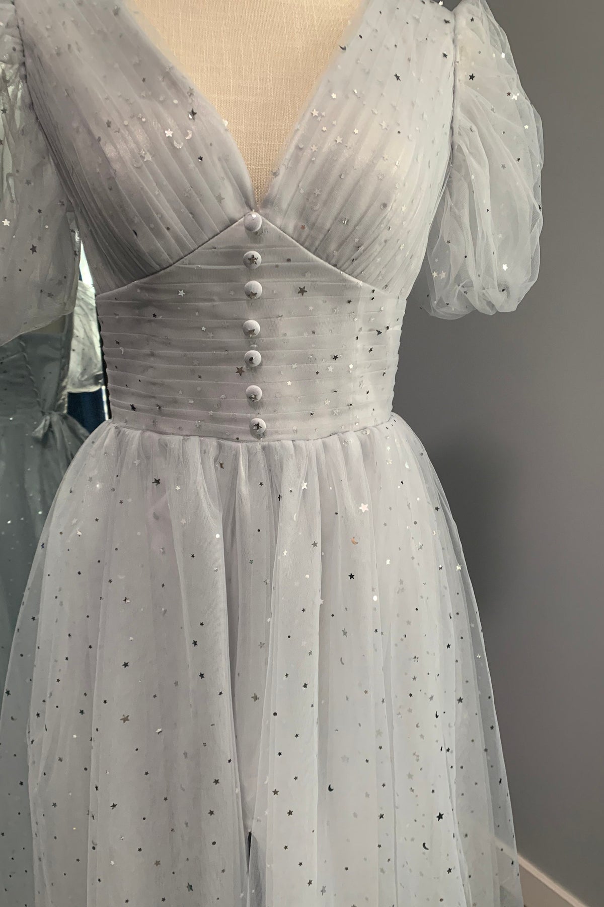 Short Puffy Sleeves Grey Sparkle Tea Length Dress