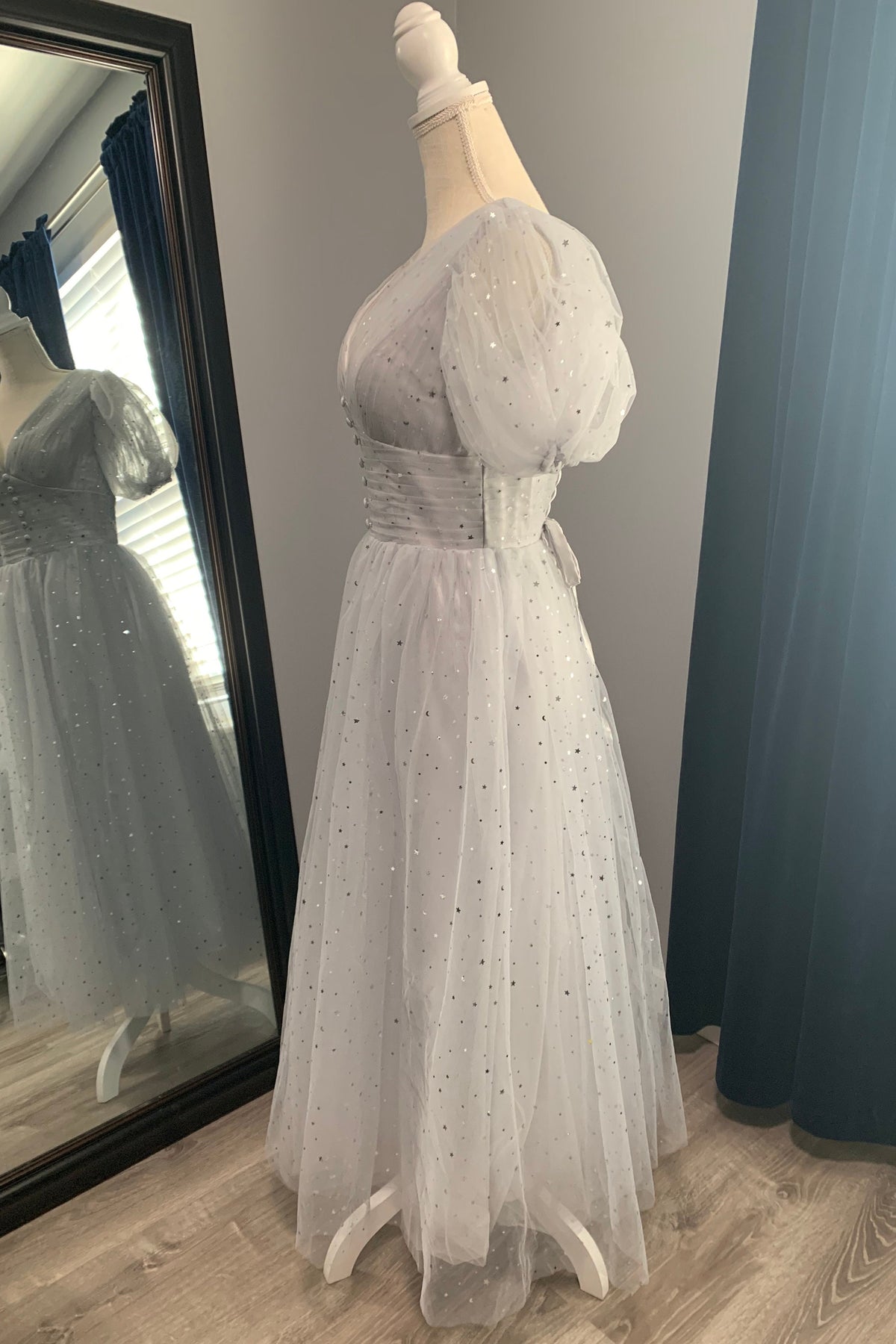 Short Puffy Sleeves Grey Sparkle Tea Length Dress