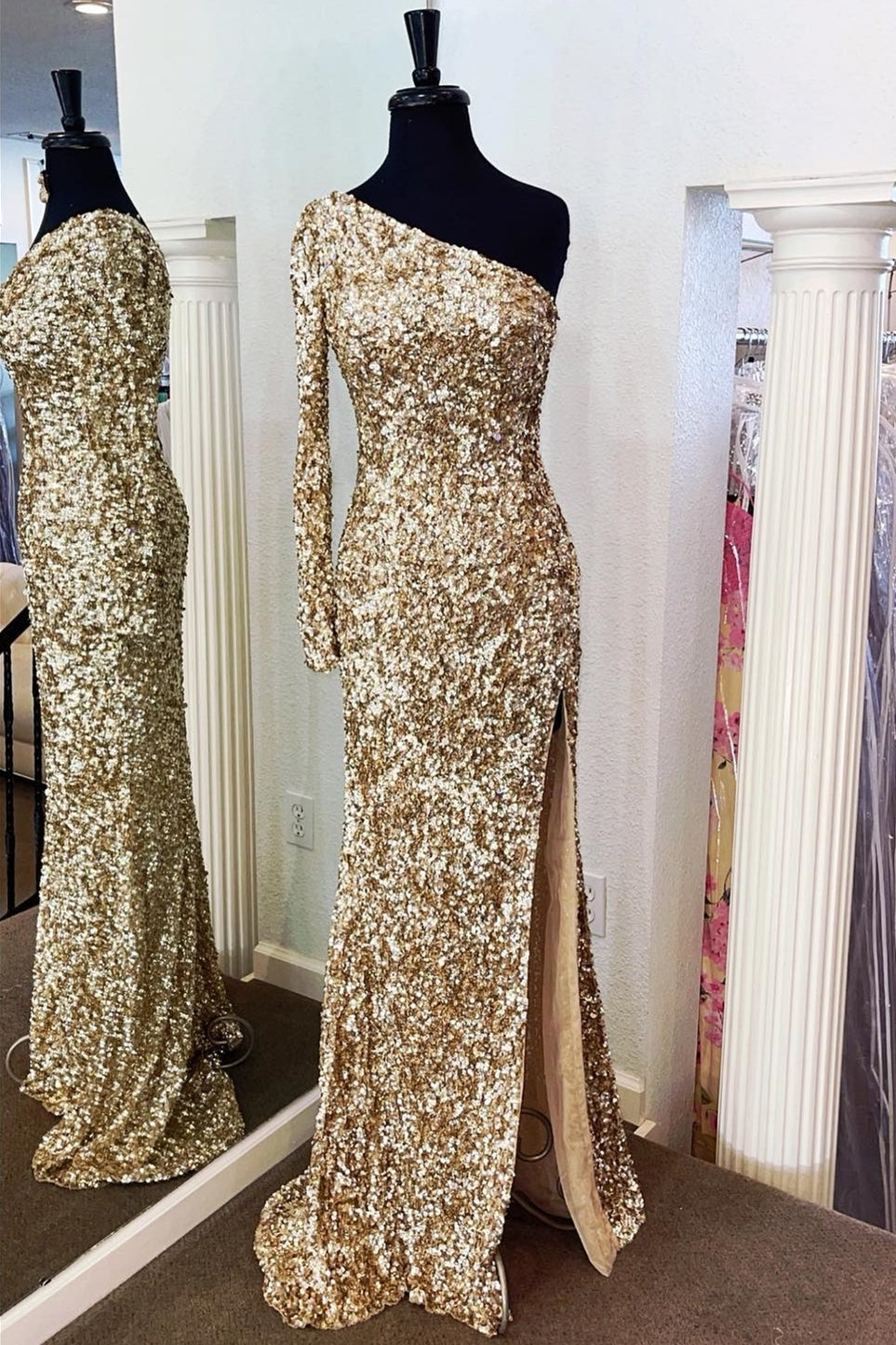 Stunning Light Purple Sequins Mermaid One Sleeve Prom Gown 