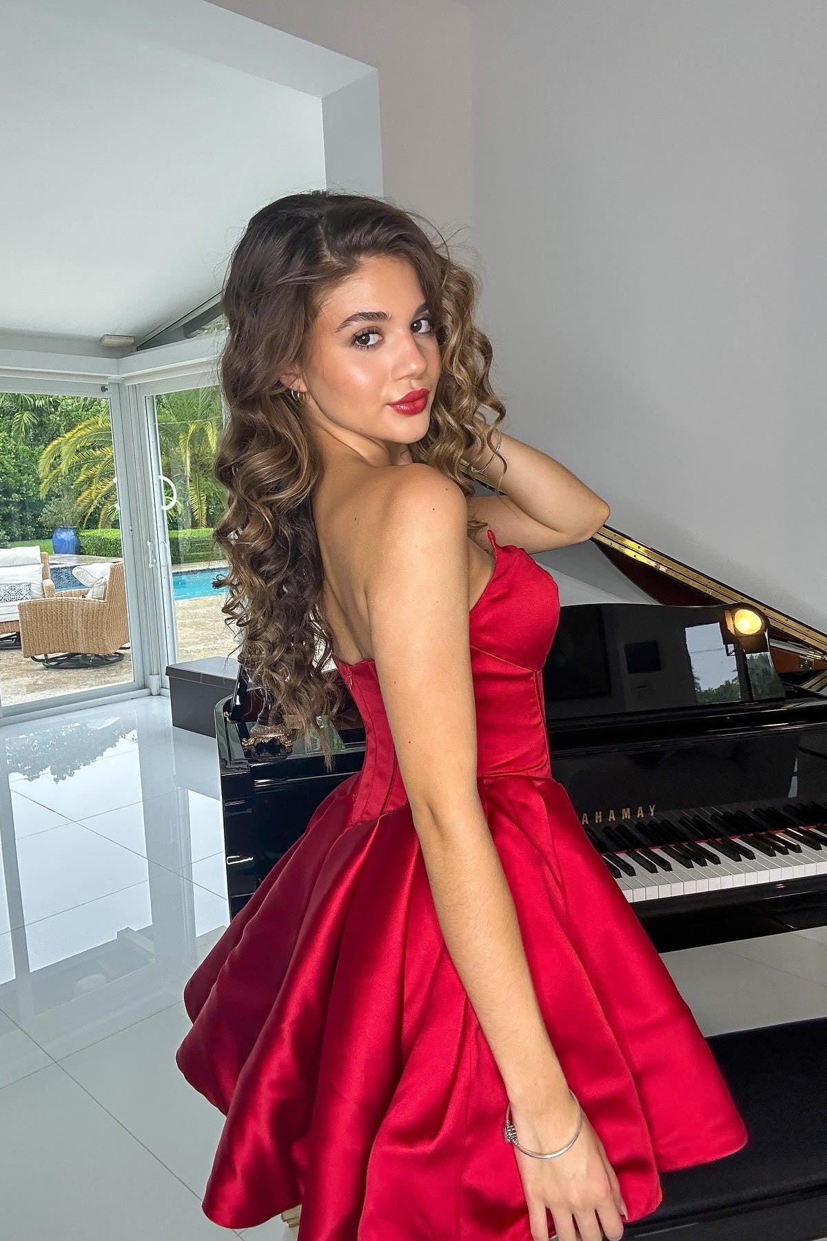 Sweetheart Red Satin A-line Short Homecoming Dress