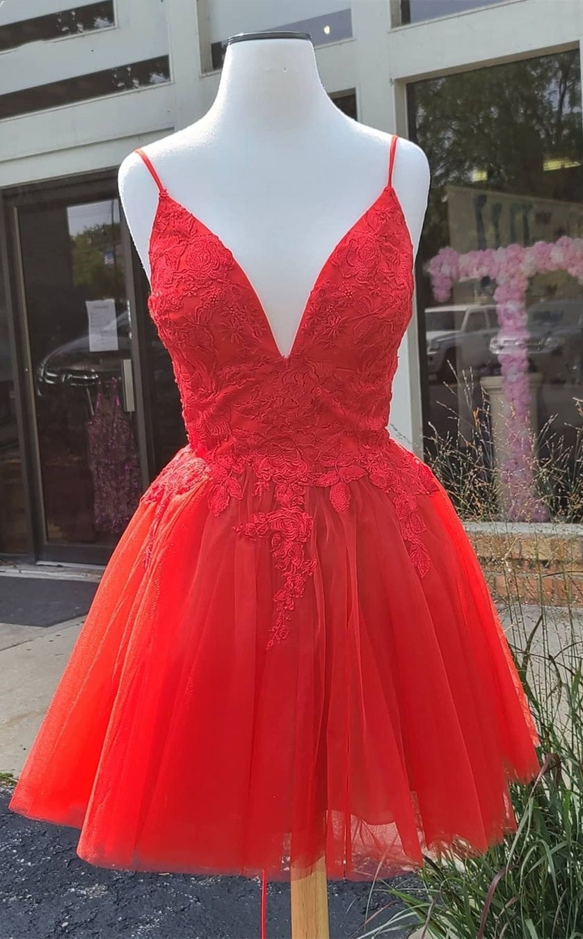 White A-line Short Lace Appliques Homecoming Dress