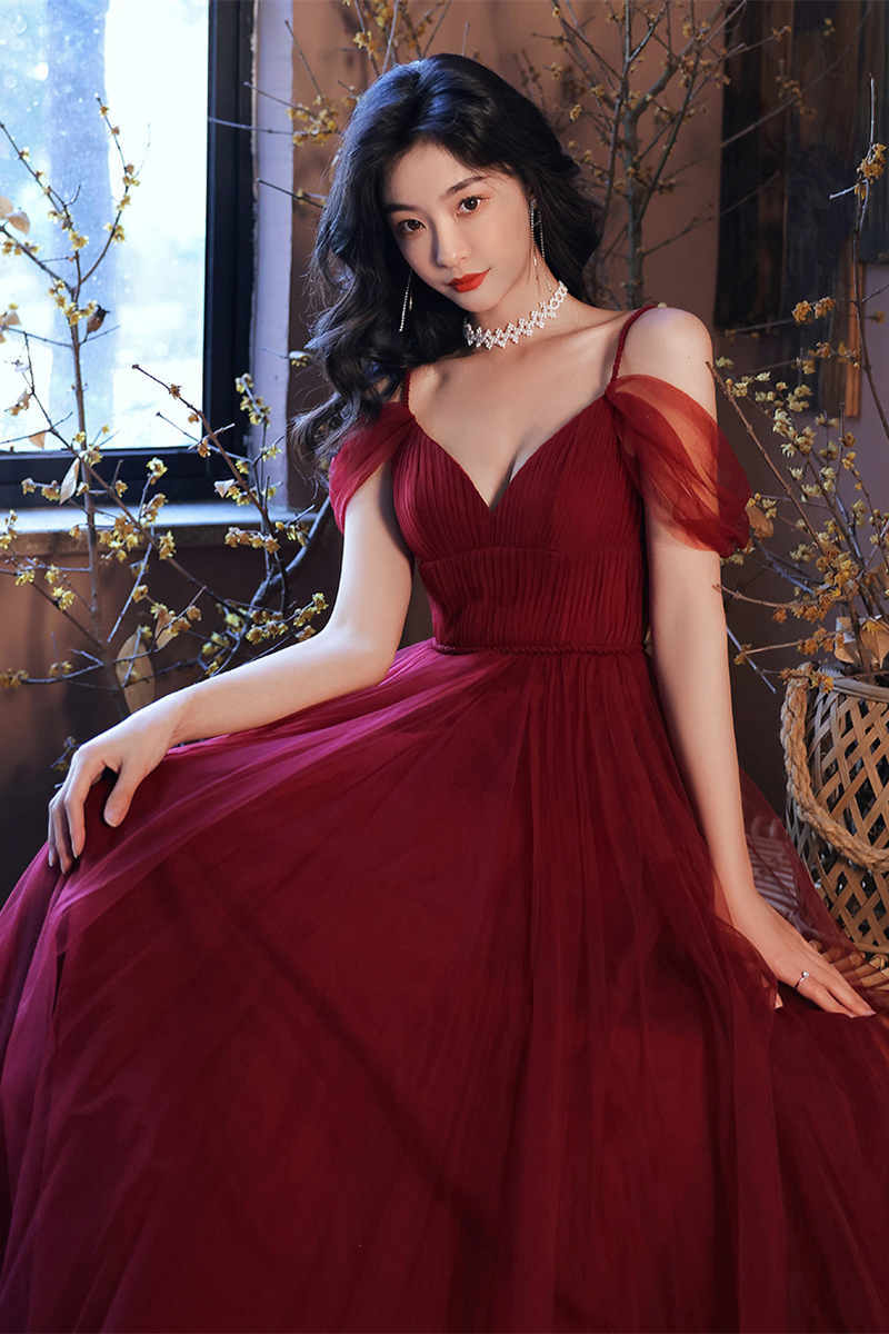 Straps A-line Burgundy Tulle Long Evening Dress