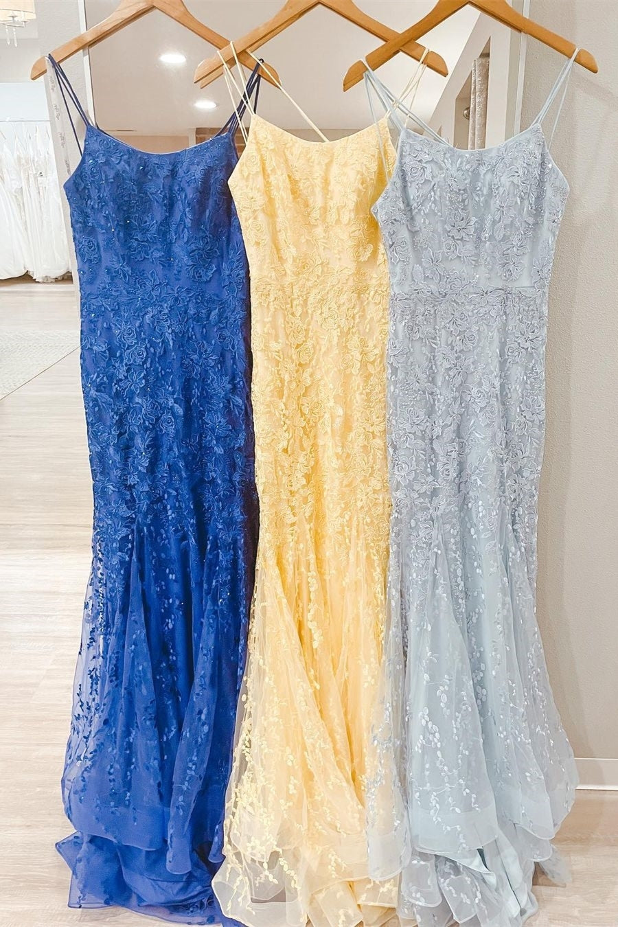 Mermaid Yellow Lace Appliques Straps Long Prom Dress