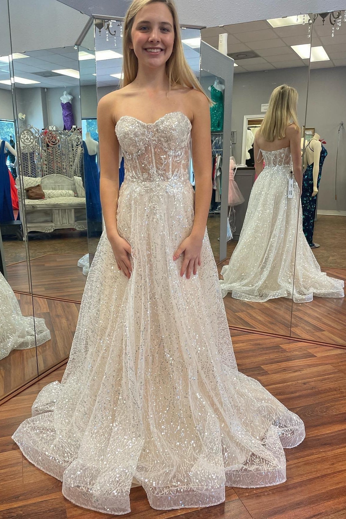 Sweetheart Champagne Lace Appliques Long Prom Dress