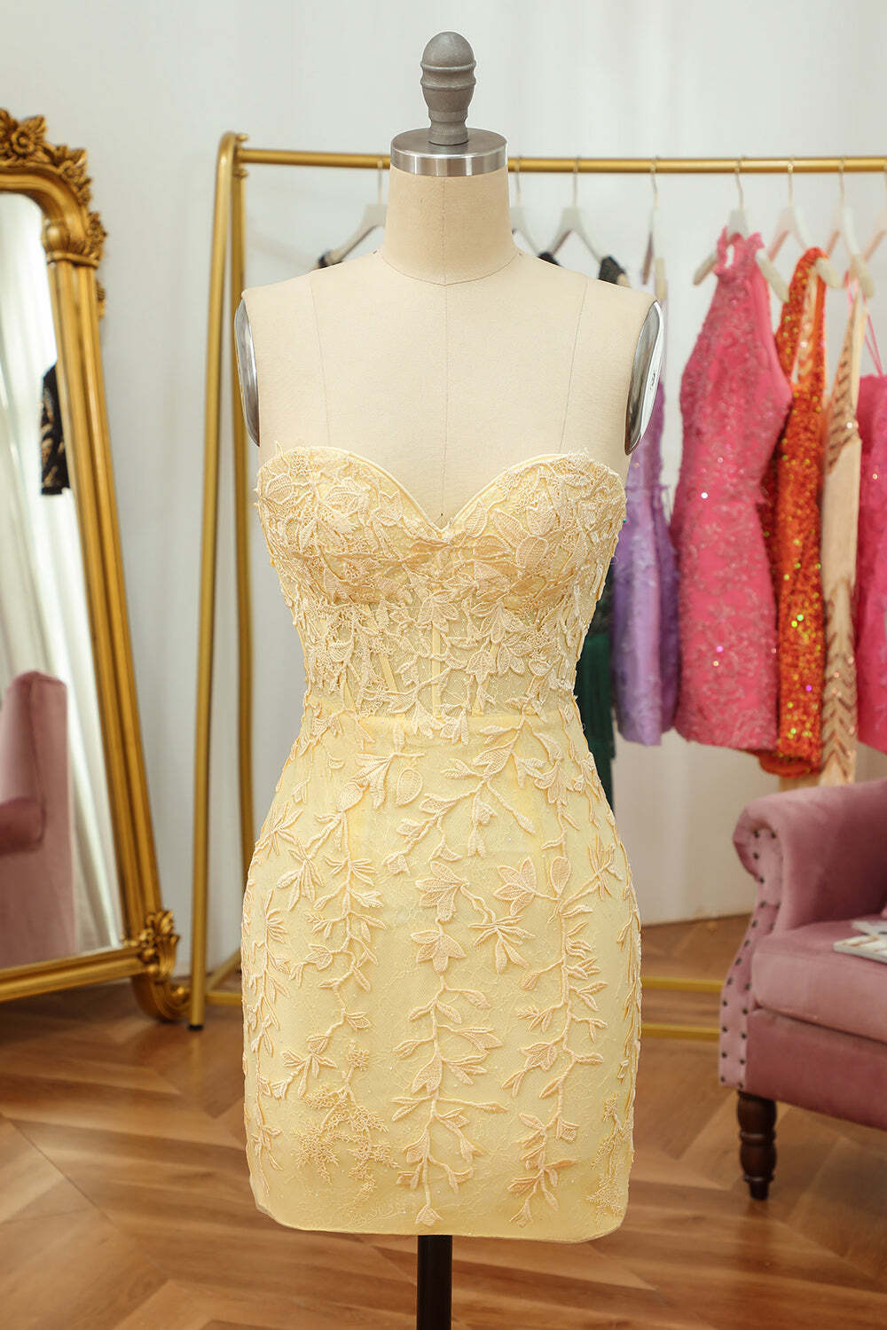 Cute Yellow Lace Sweetheart Tight Mini Dress